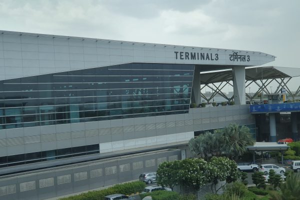 550 delayed flights at one airport is a single point of failure, made visible