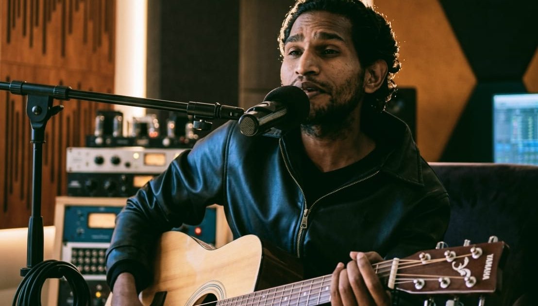 Vinod Singh: Chandigarh’s Acoustic Voice Bringing Classical Soul to a New-Age Sound
